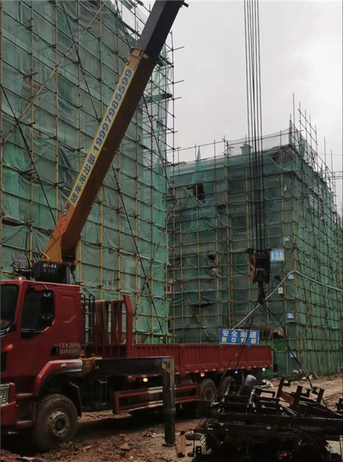 天河区“慢工细活”—— 吊车的 “微动控制” 技术